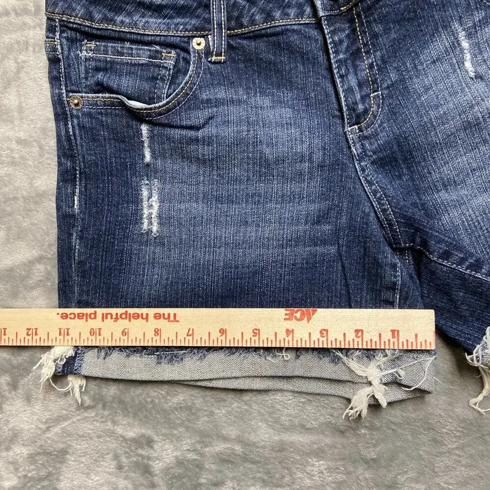 ZCO Premium‎ Cuffed Denim Shorts Women’s Size 13 Blue Denim